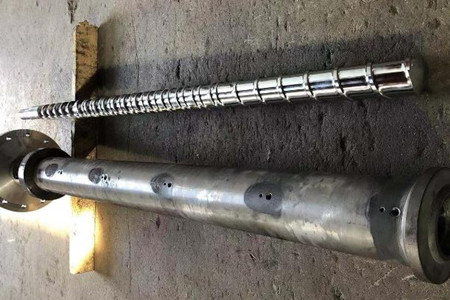 注塑機(jī)機(jī)筒螺桿使用時(shí)需要注意哪些事項(xiàng)？
