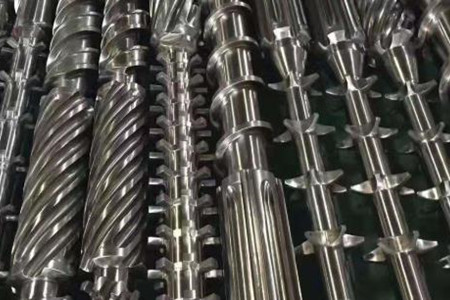 注塑機螺桿抱死原因及預防措施，你學會了嗎？