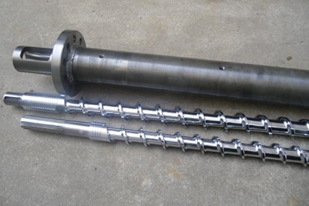 塑料擠出機機筒螺桿發(fā)貨前，廠家需要做哪些工作？